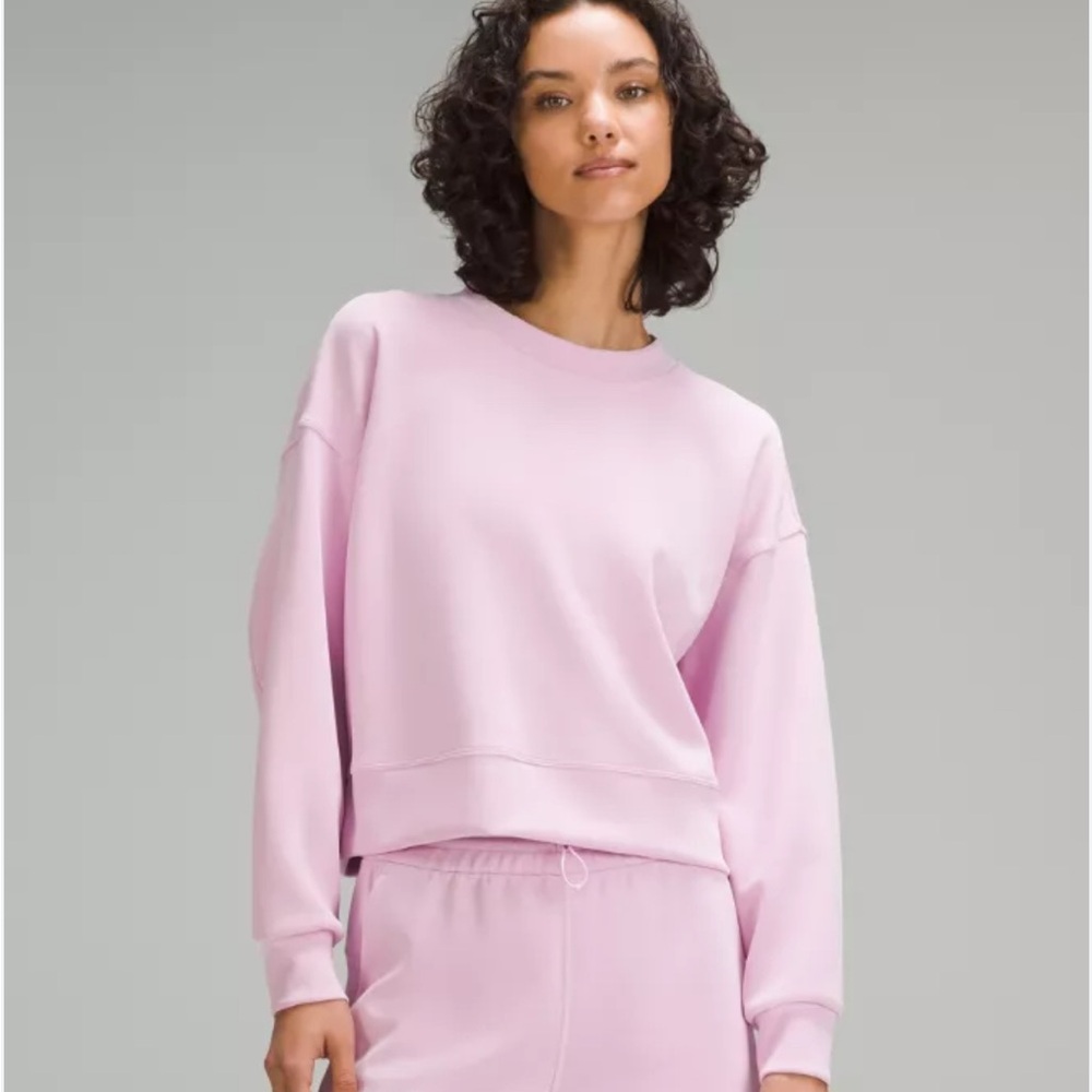 Lululemon Perfectly Oversized Cropped Crew *Softstreme
Strawberry Milkshake